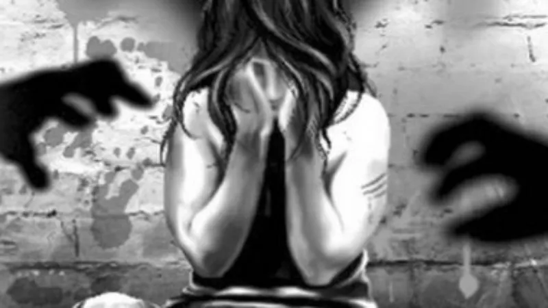 शर्मनाक : जान से मारने की धमकी देकर बेटी से करता रहा शर्मनाक हरकत, मां ने रोते हुए पुलिस को बताई सच्चाई 