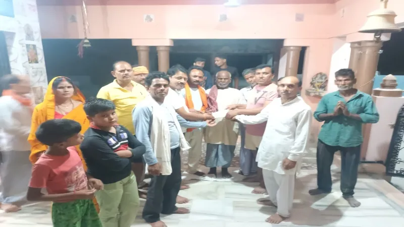 बहराइच : हनुमान चालीसा भेंटकर सनातन धर्म में कराई वापसी