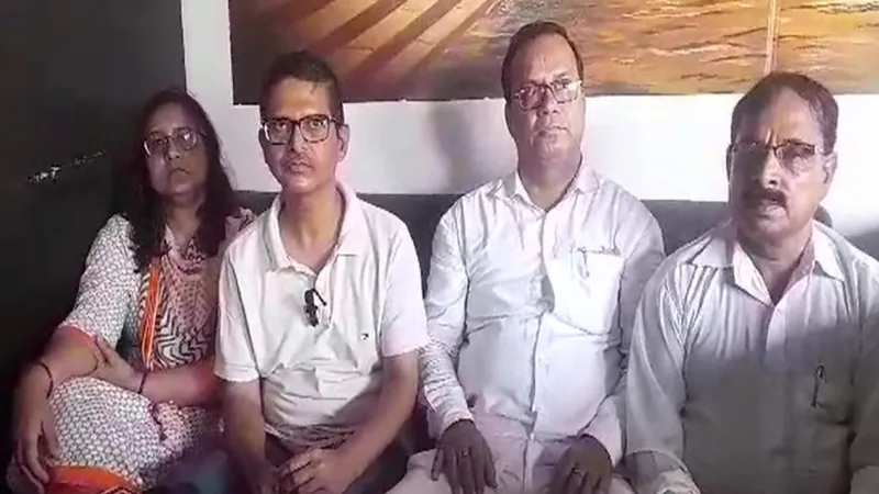 वाराणसी पहुंचे अमिताभ ठाकुर, कहा - PM के संसदीय क्षेत्र में नहीं हुआ कोई विकास 