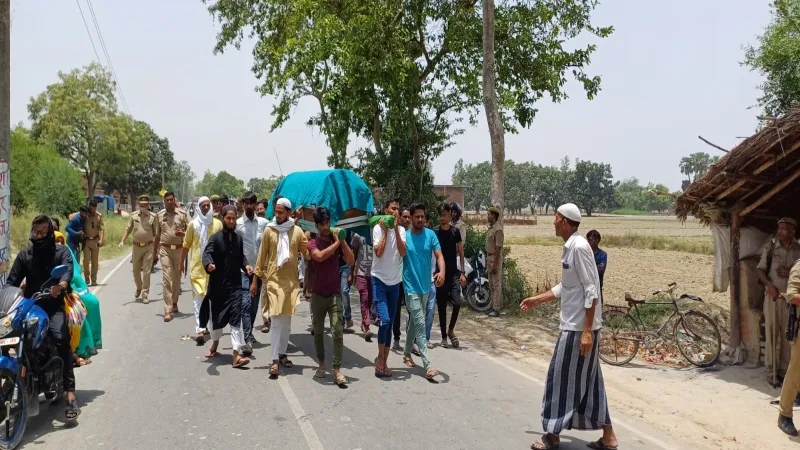 अंबेडकरनगर में सुपुर्द-ए-खाक हुआ माफिया डॉन खान मुबारक, कल हरदोई में हुई थी मौत  