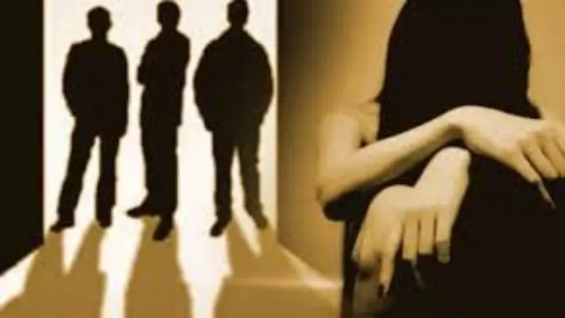 दुस्साहस : घर में घुसे दबंग, युवती से दुष्कर्म का प्रयास - विरोध पर मां और बेटी को जमकर पीटा   