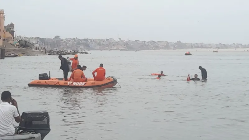 वाराणसी : गंगा में स्नान के दौरान डूबे चार लड़के, दो लापता 