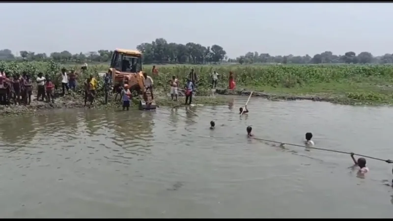 गोंडा : टेढ़ी नदी में नहाने गए दो युवकों की डूबकर मौत, मचा कोहराम 