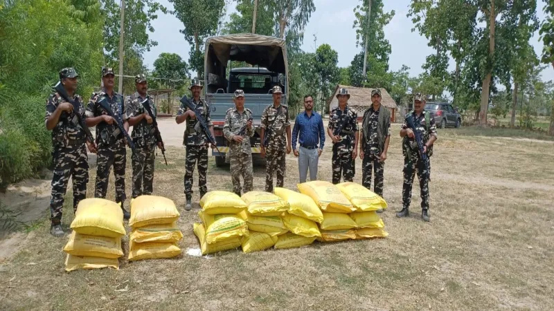 बहराइच : खाद छोड़कर फरार हुए तस्कर, अज्ञात पर केस दर्ज