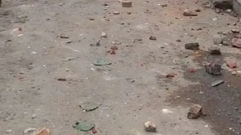 हरदोई में पुलिस के खिलाफ सड़क पर उतरी पब्लिक, दो पक्षों में हुआ था पथराव 