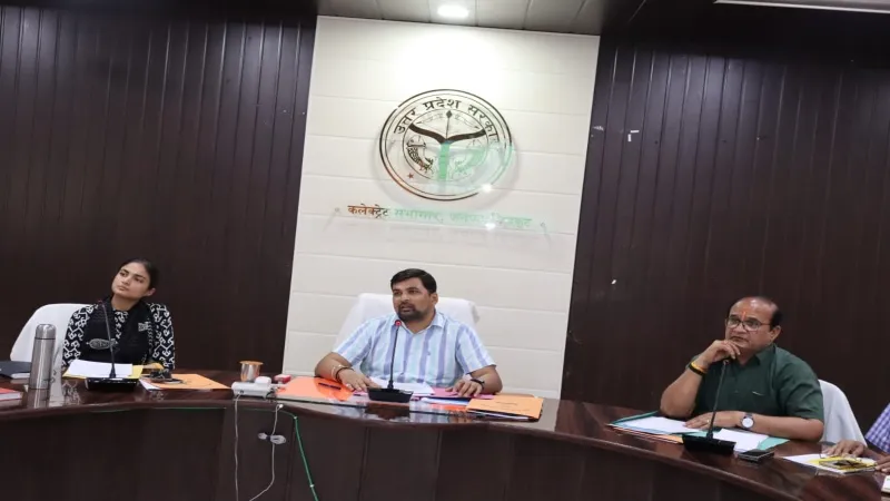 चित्रकूट : कार्यभार न ग्रहण करने पर समाप्त होगी डाक्टर की सेवा, डीएम ने जाहिर की नाराजगी 