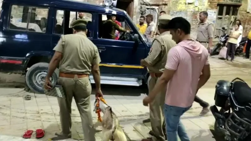 अयोध्या : देवकाली मंदिर में जीवित बकरा चढ़ाकर लापता हुआ अज्ञात, सीसीटीवी फुटेज खंगाल रही पुलिस   