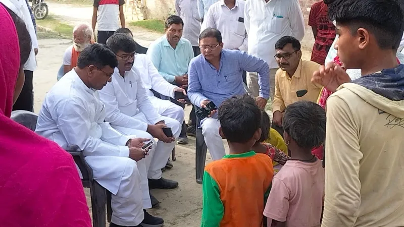 अयोध्या : हत्या के मामले में सपा ने उठाई कार्रवाई और मुआवजे की मांग 