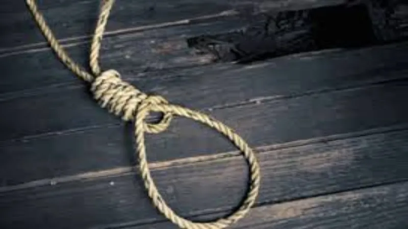 प्रयागराज : शिक्षक की पत्नी ने गले में फंदा लगाकर किया सुसाइड 