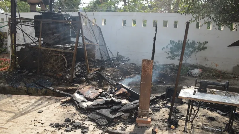 अयोध्या में भीषण गर्मी के बीच अचानक तेज आवाज के साथ ट्रांसफार्मर से निकली आग, चार झुलसे 