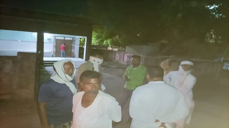 बहराइच : करंट की चपेट में आकर फल व्यवसायी समेत दो की मौत 