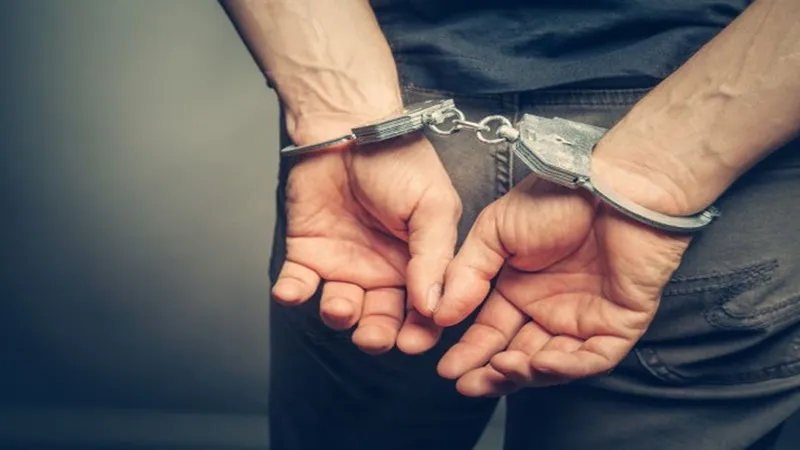 बाराबंकी: असलहा बरामद करने के दौरान हिरासत से भागा दुष्कर्म का आरोपी, मुठभेड़ के बाद पुलिस ने किया गिरफ्तार