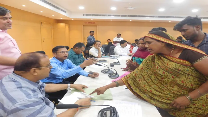 संत कबीर नगर : डीएम ने शिकायती संदर्भों के त्वरित निस्तारण हेतु शुरू की एक नई पहल