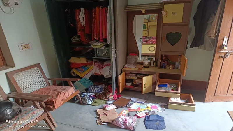 बहराइच : सेवानिवृत्त उपनिरीक्षक समेत पांच के मकान से हुई 12 लाख की चोरी