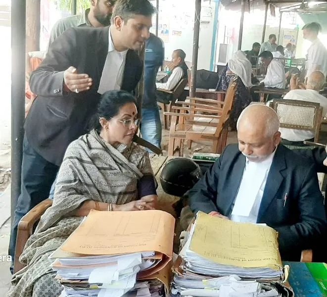 सुलतानपुर : कोर्ट में अमेठी की पूर्व विधायक अमिता सिंह का बयान हुआ दर्ज