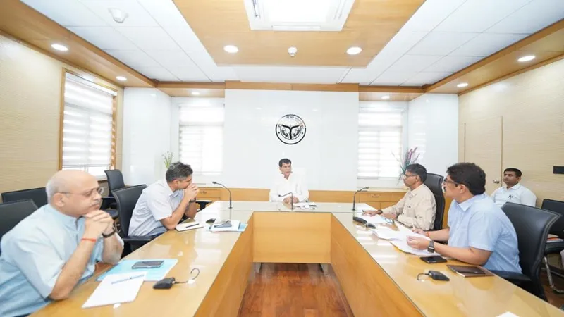 लखनऊ : दो अधिकारियों की जा सकती है कुर्सी, मंत्री ने दिये निर्देश, जानें पूरा मामला