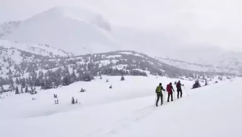 उत्तरकाशी: कालिंदी नदी में फंसा 14 सदस्यीय ट्रैकरों का दल, गाइड की हुई मौत 