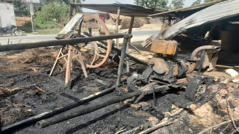 बहराइच : आग लगने से घर की गृहस्थी जली, हजारों का नुकसान