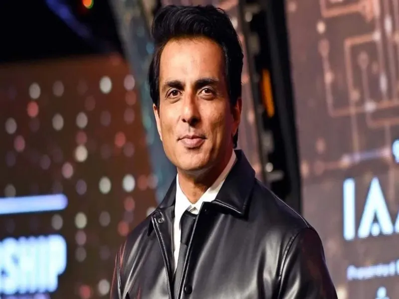 मुंबई : ओडिशा ट्रेन हादसे में पीड़ित परिवारों की मदद के लिए आगे आए एक्टर सोनू सूद, देखें वीडियो..