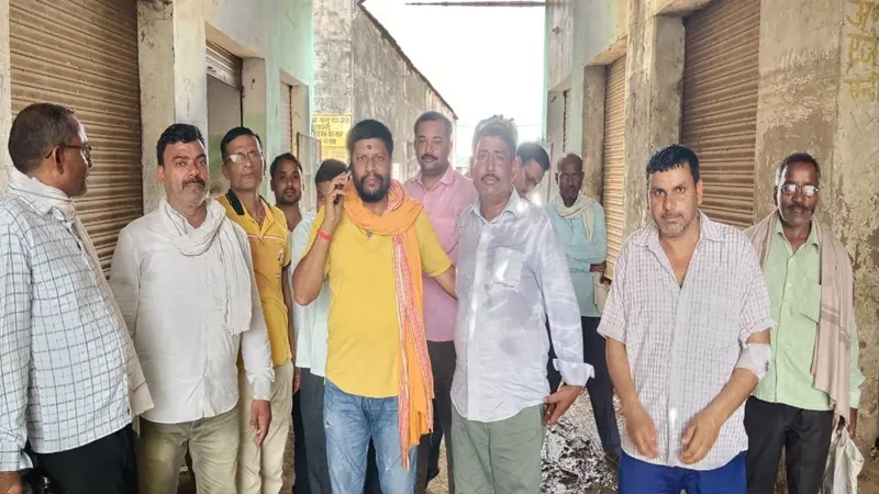 गजब : प्रतापगढ़ में कोटेदारों को बिना दिए ही स्टाक रजिस्टर में दर्ज कर दिया 6 माह का खाद्यान्न