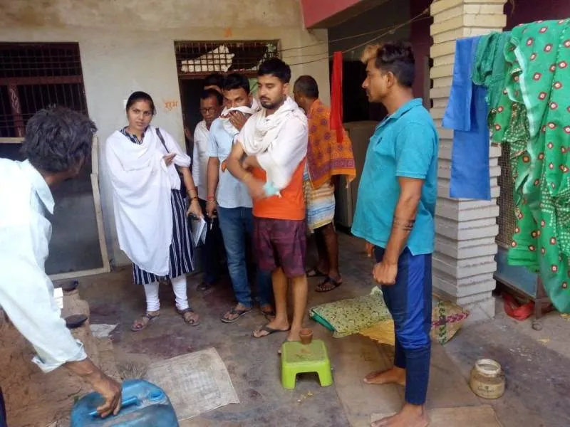 चित्रकूट : तंत्रमंत्र के चक्कर में पत्नी और बच्चों को घर में किया कैद