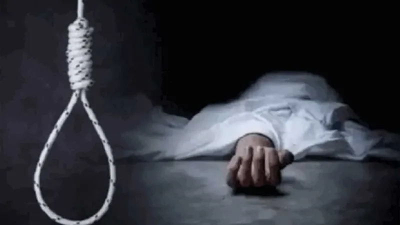 महाराजगंज : पुलिस कांस्टेबल ने फांसी लगाकर की आत्महत्या