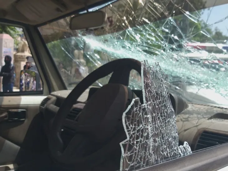 रामनगर: ज्वाला वन में लकड़ी तस्करों ने की वन कर्मियों के साथ मारपीट, लकड़ी से भरी ट्रैक्टर ट्राली भी लूट कर ले गए