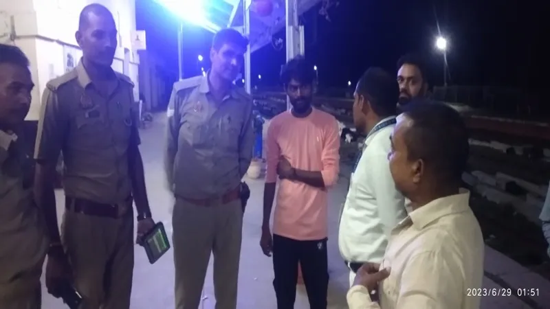 बाराबंकी : अयोध्या-लखनऊ रेल ट्रैक पर हुई मॉकड्रिल, ओडिशा जैसे रेल हादसे से किया अलर्ट