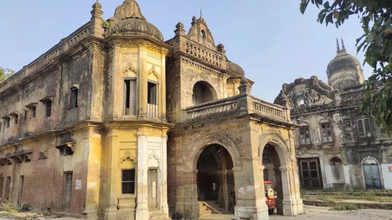 अयोध्या : राम की नगरी में भी हैं रियासतों के भवन, कुछ बन गए हैं आस्था के केंद्र तो वहीं कुछ हो गए हैं खंडहर में तब्दील