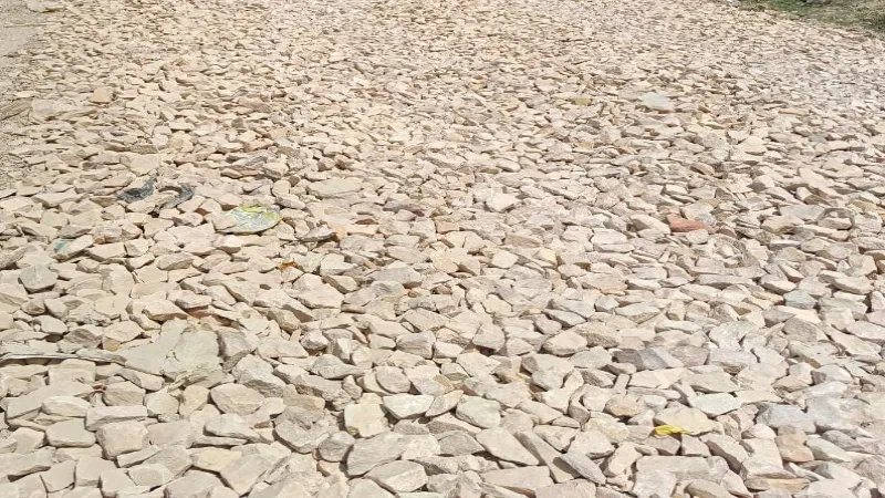 अयोध्या : 365 दिन में भी नहीं बन सकी दस किलोमीटर की सड़क 