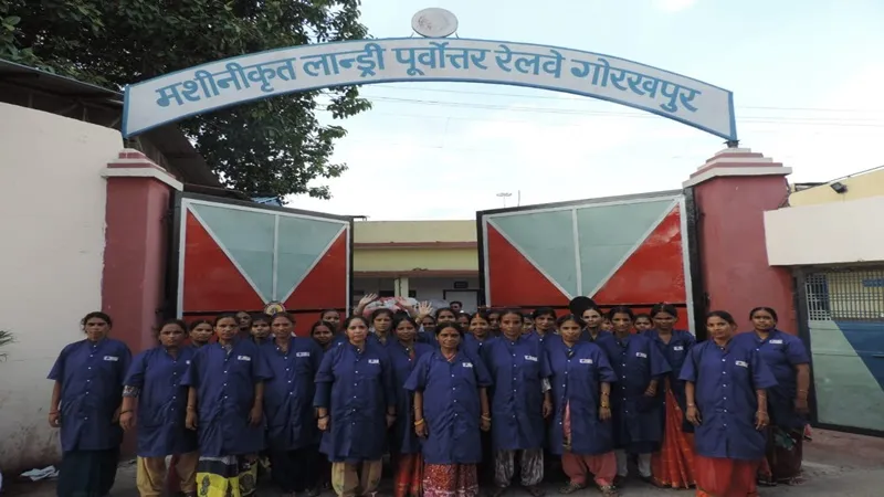 लखनऊ : लॉन्ड्री में कर्मचारियों की संख्या बढ़ी, ट्रेनों में बेडरोल की आपूर्ति नहीं होगी बाधित