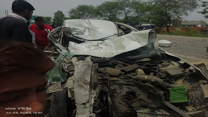 बहराइच : सड़क हादसों में महिला की मौत, दो घायल