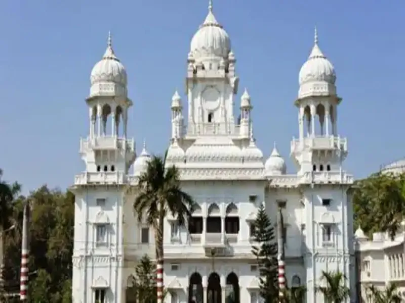 लखनऊ : केजीएमयू में एमबीबीएस छात्रा से छेड़छाड़, पीड़िता ने पुरूष नर्स पर लगाया आरोप