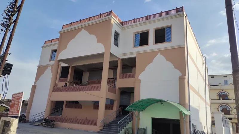 अयोध्या : असमंजस में विस्थापित व्यापारी, दुकान लेने को चुकानी पड़ेगी भारी रकम