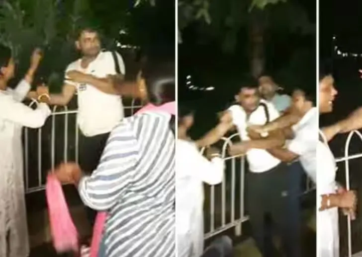 मुरादाबाद: दो युवतियों ने छेड़खानी के आरोप में भाजपा कार्यकर्ता को पीटा, वीडियो वायरल