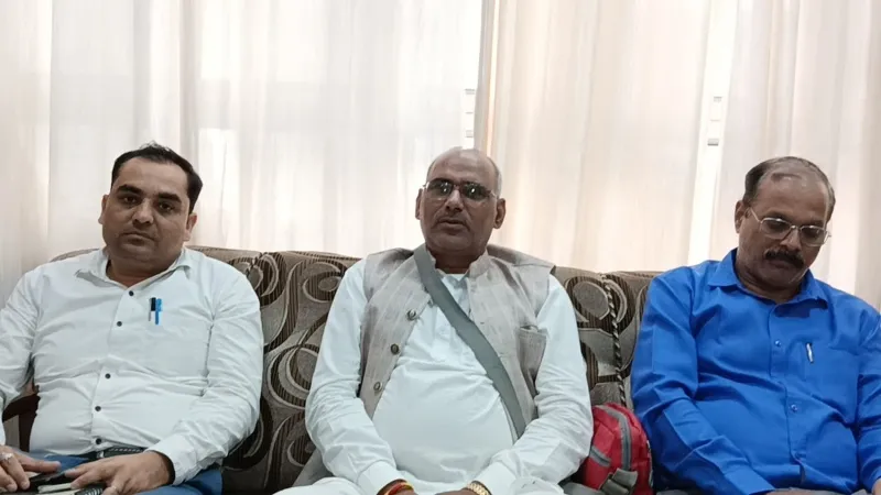 Ayodhya Sunbeam School : पीड़ित परिवार से मिले बाल संरक्षण आयोग सदस्य, कही ये बड़ी बात  