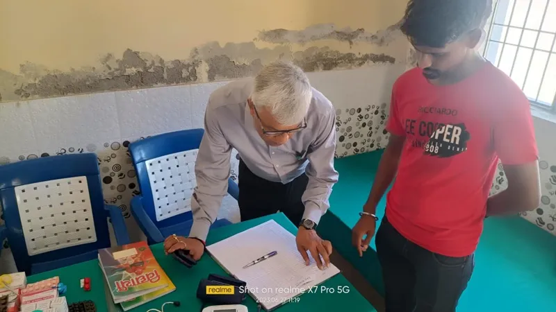 अयोध्या : वेलनेस सेंटरों से 36 सीएचओ नदारद, अधीक्षकों को फटकार