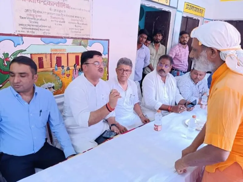 अयोध्या: शिकायतों की सुनवाई के लिए महापौर का कैम्प शुरू, अभिरामदास वार्ड में लगा पहला शिविर