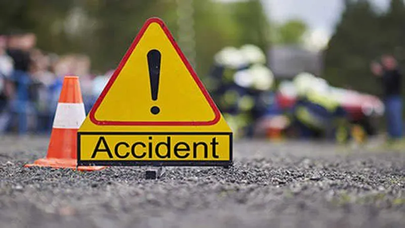 हरदोई: बस से कुचल कर महिला की मौत, गुस्साई भीड़ ने कंडक्टर को बुरी तरह पीटा, पुलिस से भी हुई झड़प