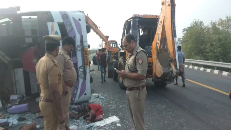 Agra Lucknow Expressway Accident (3)