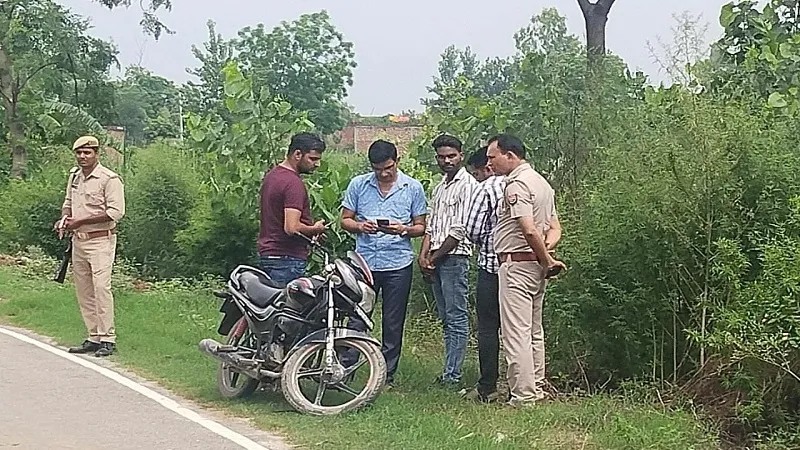 अमरोहा: फाइनेंस कंपनी के एजेंटों से 42,600 रुपये लूटे, तमंचा दिखाकर दियावली मार्ग पर दिया वारदात को अंजाम