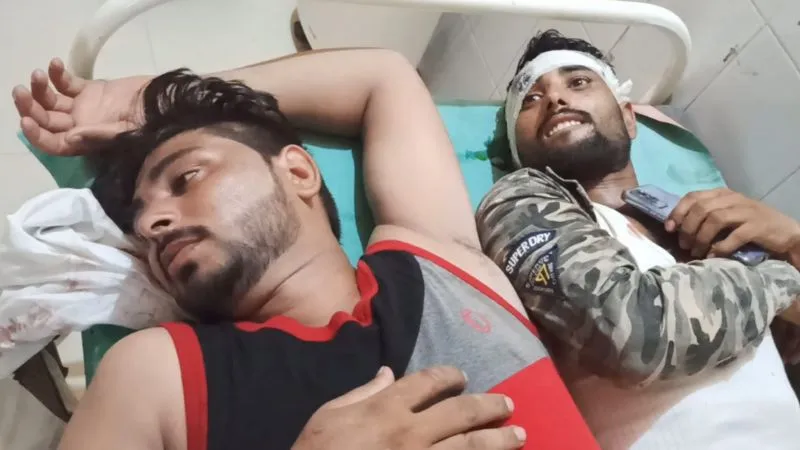 Auriaya Accident: अनियंत्रित ऑटो खंभे से टकराई, आठ सवारियां घायल, यात्रियों में मची चीख-पुकार