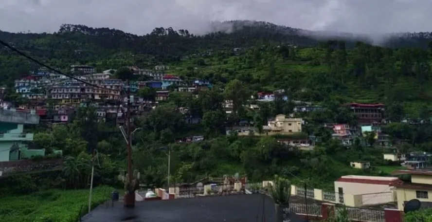 Uttarakhand Weather: प्रदेश में मौसम ने ली करवट, हल्की बारिश से लोगों को मिली राहत, आकाशीय बिजली चमकने के साथ ऑरेंज अलर्ट जारी