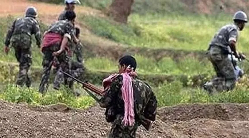 छत्तीसगढ़ : सुरक्षाबलों के साथ मुठभेड़ में चार नक्सली घायल