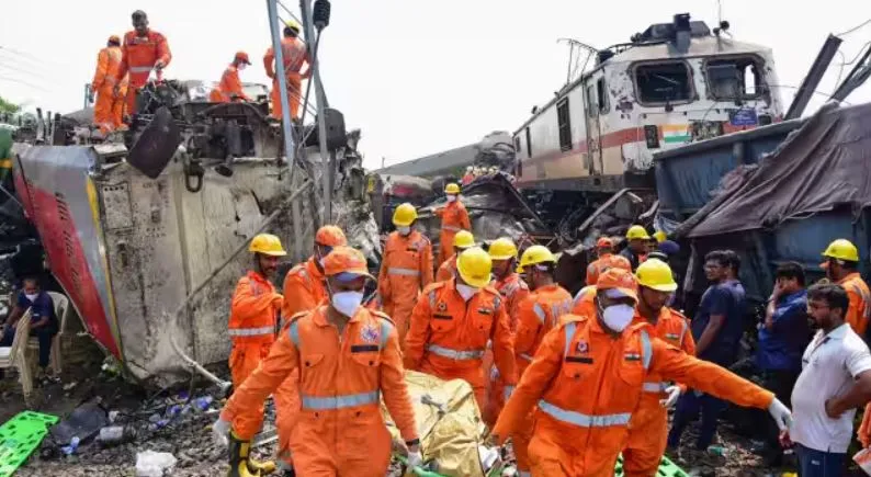 ओडिशा रेल हादसा : एनडीआरएफ के 300 से अधिक कर्मी जुटे बचाव अभियान में 