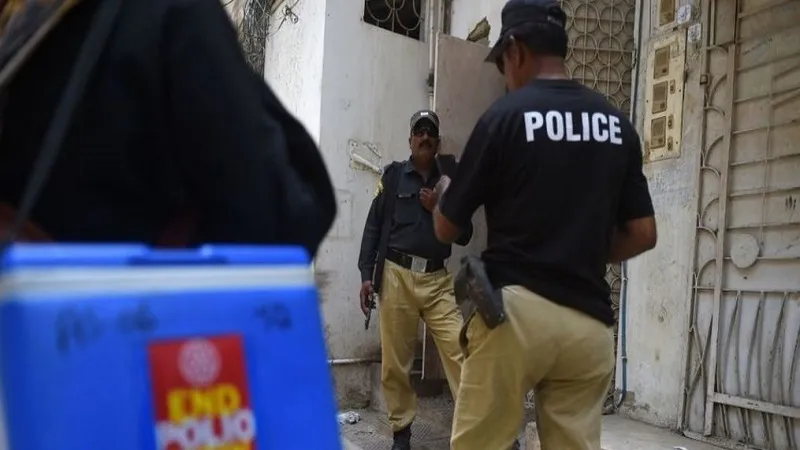 Pakistan: खैबर पख्तूनख्वा में पोलियो टीकाकरण टीम पर हमला, सैनिक की मौत, एक घायल 