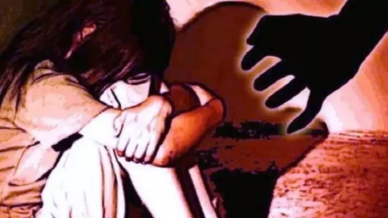 अमरोहा: 100 रुपये देकर नाबालिग से किया दुष्कर्म, परिजनों को बेहोश मिली पीड़िता