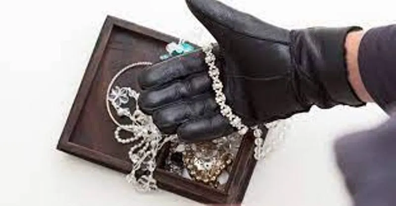 खटीमा: सफाई करने के नाम पर सोने के गहने उड़ाए, रिपोर्ट दर्ज