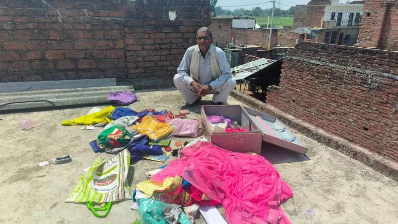 Etawah Theft : चोरों ने दो घरों को बनाया निशाना, लाखों के नकदी जेवर किए पार, जांच में जुटी पुलिस