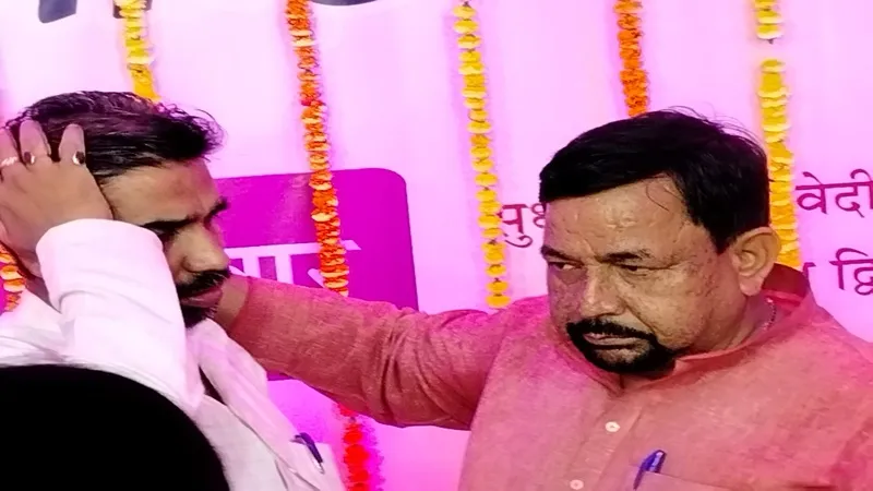 फर्रुखाबाद: जयंती समारोह में नहीं मिला सम्मान तो मंत्री स्वतंत्र देव सिंह के सामने फफक कर रोए भाजपा जिलाध्यक्ष